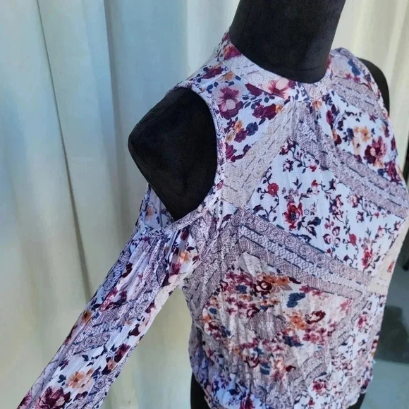 American Rag Cie Women's S Purple Floral Cold Shoulder Blouse Top Long Sleeve - Picture 8 of 9